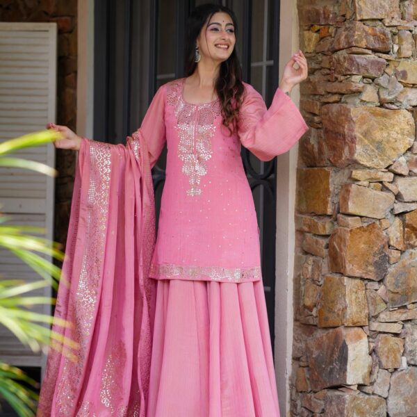 Nilofer Cosmos Kurta Set