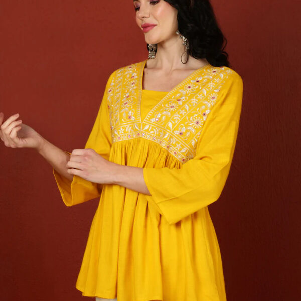 Rayon Crop Length Printed Flared 3_4 Sleeves V-Neck Top